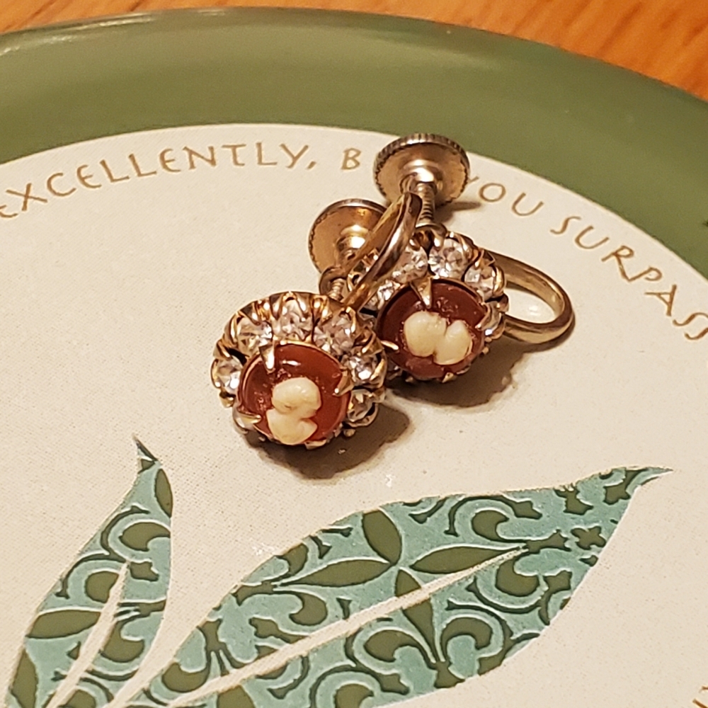 Vintage Cameo Rhinestone Screw Back Clip Earrings - Picture 2 of 10